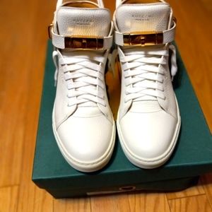 ⚪️ Buscemi Twist-Lock Logo Printed Sneakers BRAND NEW &NEVER WORN (N.I.B) ⚪️